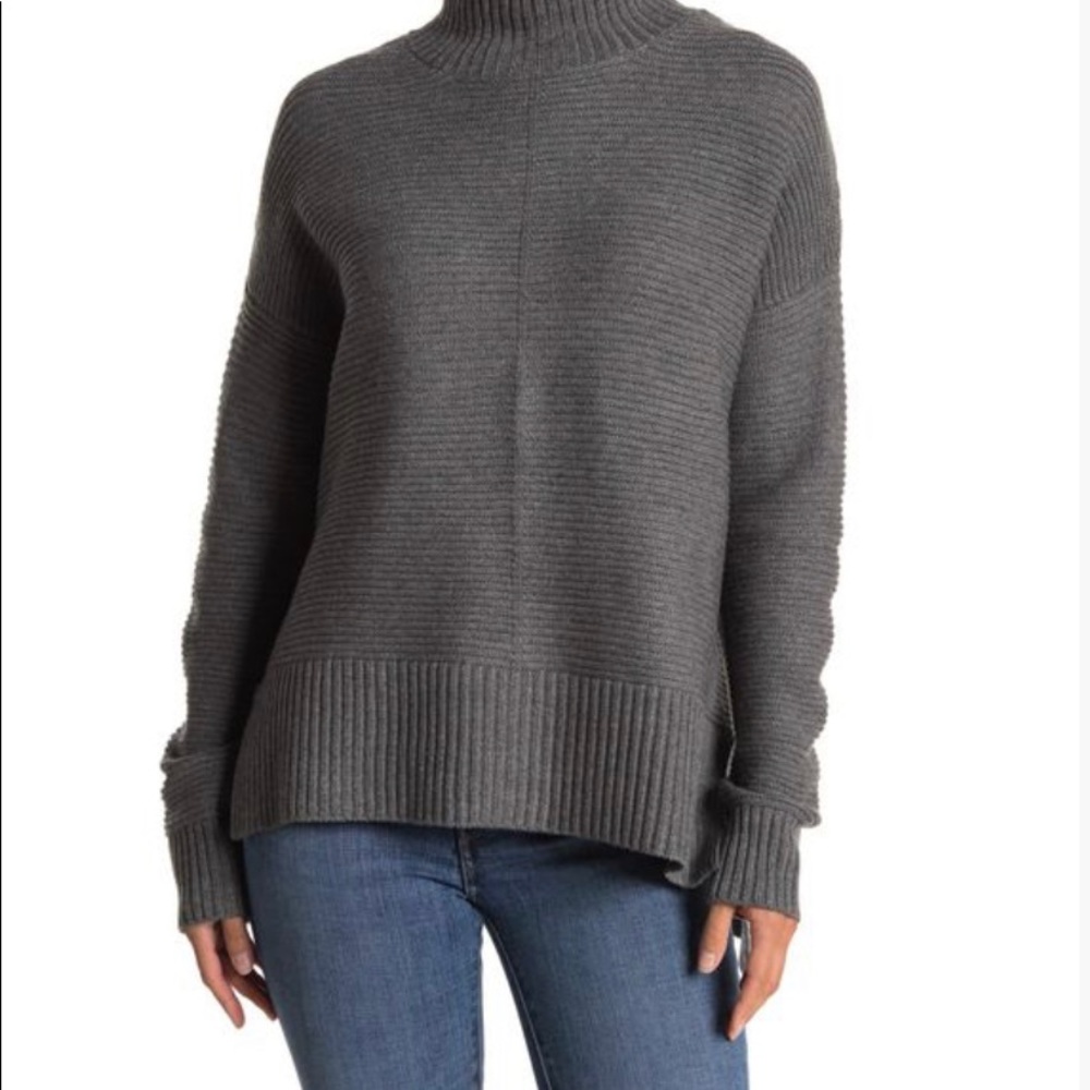 Sweet Romeo Women's Gray Mock Neck Tunic Sweater